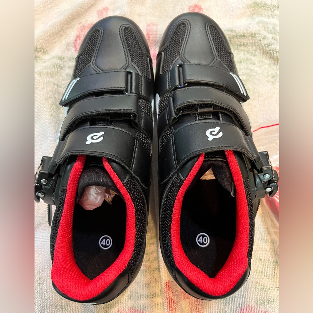 Peloton brand new no tags size 40